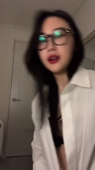 adore_youuun leaked video, frame 2