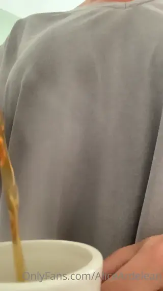 aliceardelean leaked video, frame 4