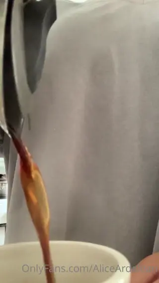 aliceardelean leaked video, frame 5