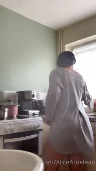 aliceardelean leaked video, frame 6