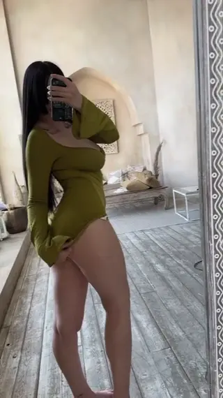 alina_becker leaked video, frame 4