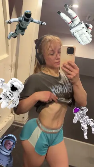 aline_dessine leaked video, frame 3