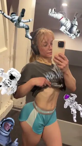 aline_dessine leaked video, frame 4
