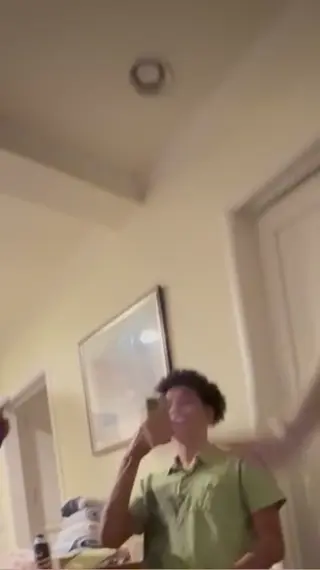 alysaxliu leaked video, frame 4