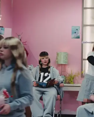 alysaxliu leaked video, frame 4