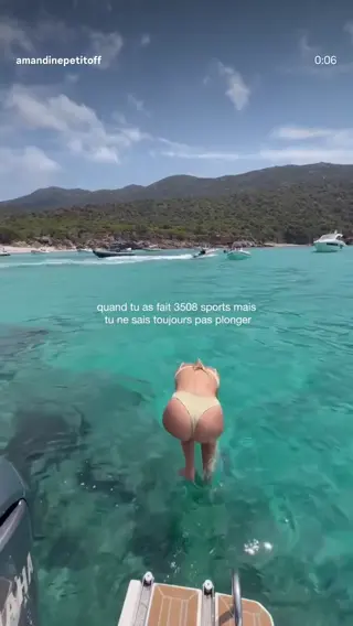 amandine_petit leaked video, frame 1