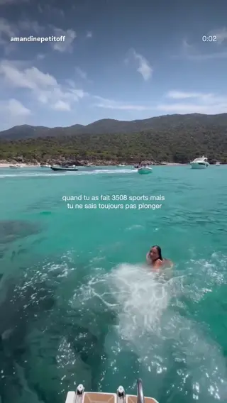 amandine_petit leaked video, frame 5
