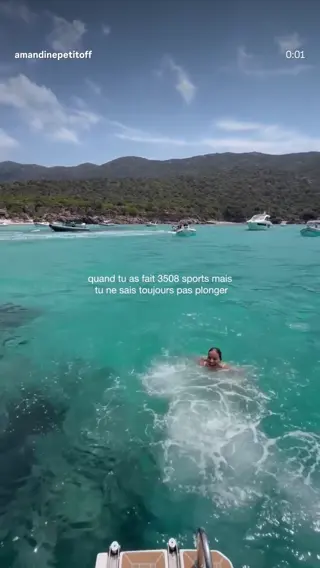 amandine_petit leaked video, frame 6