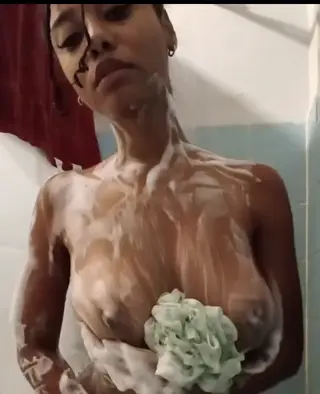 amyxbunny leaked video, frame 3