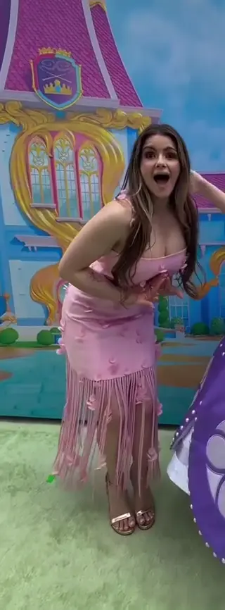 ariel_winter leaked video, frame 2