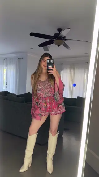 ariel_winter leaked video, frame 2