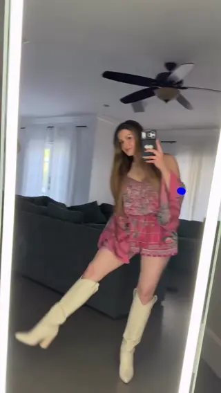 ariel_winter leaked video, frame 5