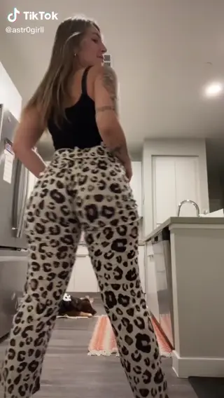 astr0girll... leaked video, frame 2