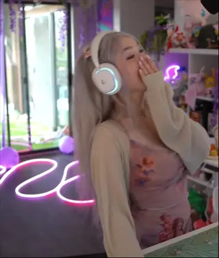 blukitsune9 leaked video, frame 2