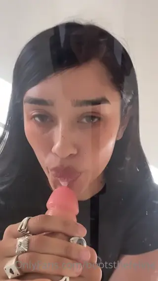 bootsthefeline leaked video, frame 1