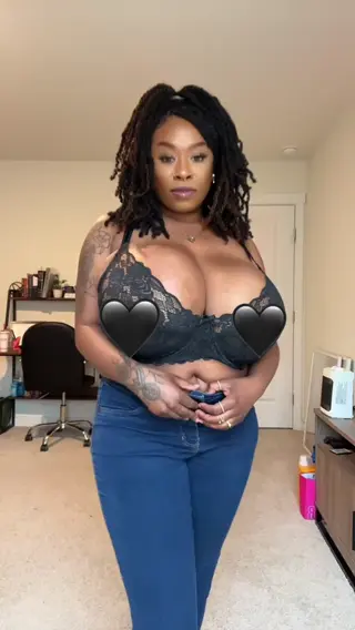 briana.aileen_b leaked video, frame 5