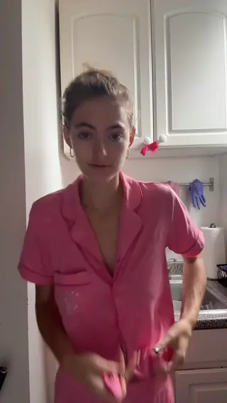 chlo_in_nyc leaked video, frame 2