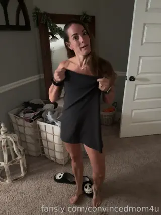 convincedmom4u leaked video, frame 2