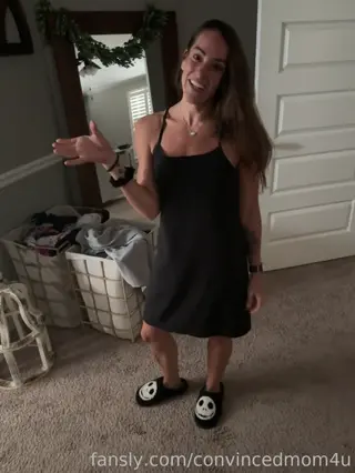 convincedmom4u leaked video, frame 5