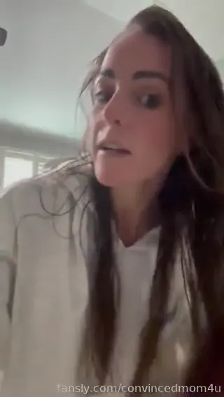 convincedmom4u leaked video, frame 2