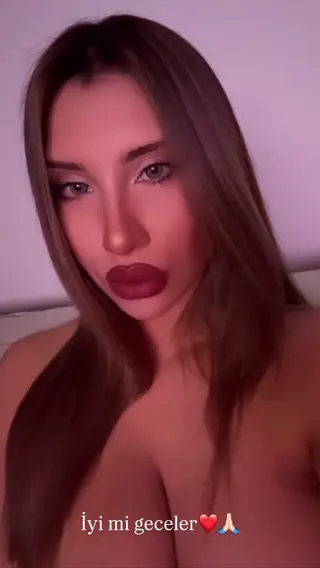 elifkaraarslan_17 leaked video preview