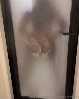 _ellietheempress_ leaked video, frame 6