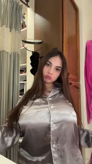 em1lina leaked video, frame 1