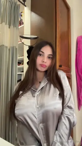 em1lina leaked video, frame 4