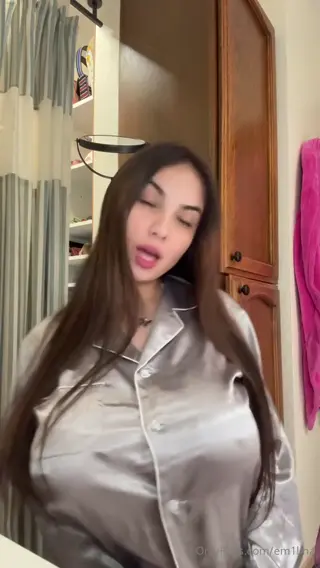 em1lina leaked video, frame 6