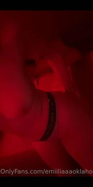 emiliaoklahomaschickenfilet leaked video, frame 2