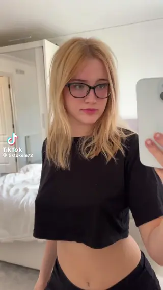 emilyy.xx leaked video preview