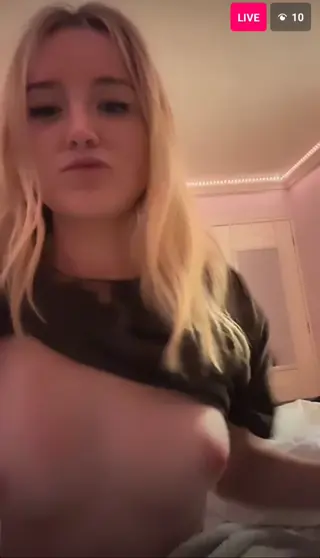 emilyy.xx leaked video preview