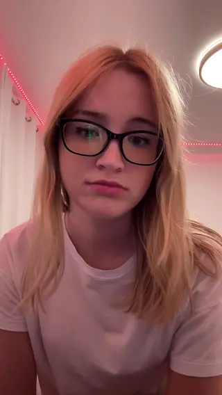 emilyy.xx leaked video preview