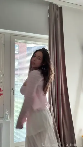 emma_embrace leaked video, frame 6