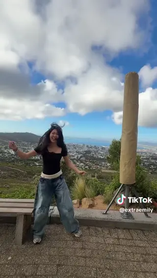 extraemily leaked video, frame 4