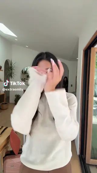 extraemily leaked video, frame 1