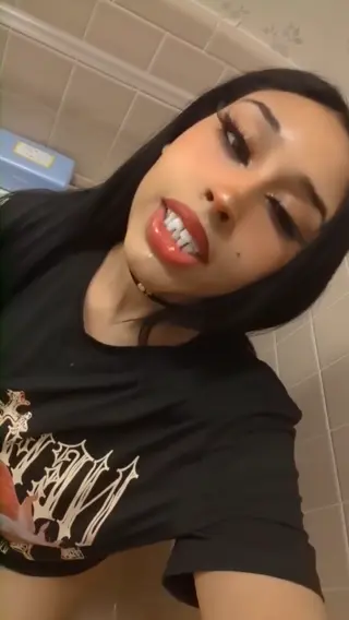 fetlife_requests_thread leaked video, frame 2