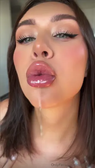 fitchick_em_vip leaked video, frame 2