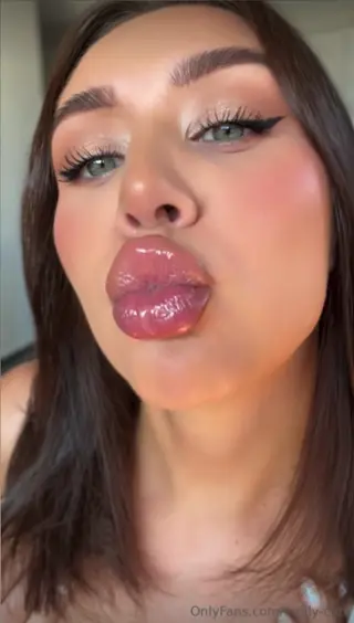 fitchick_em_vip leaked video, frame 4
