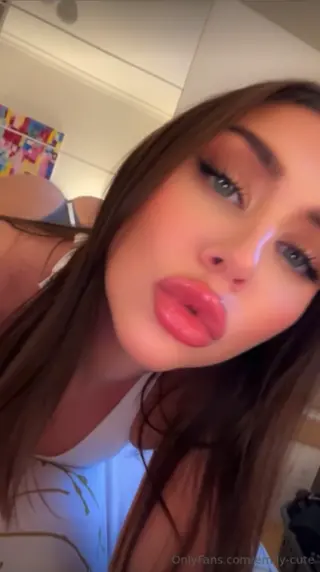 fitchick_em_vip leaked video, frame 1