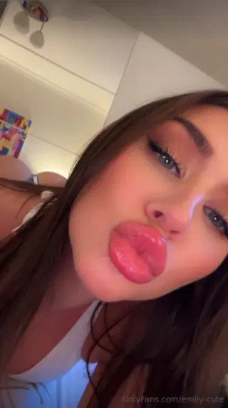 fitchick_em_vip leaked video, frame 3