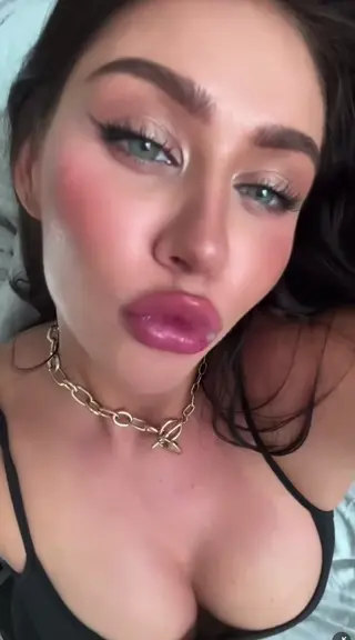 fitchick_em_vip leaked video, frame 6