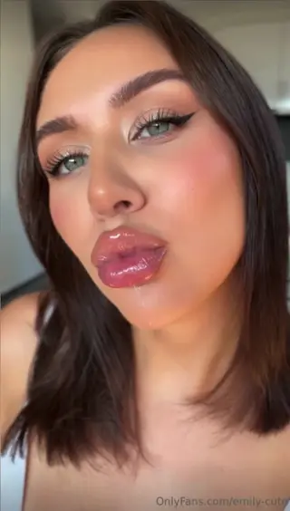 fitchick_em_vip leaked video, frame 6