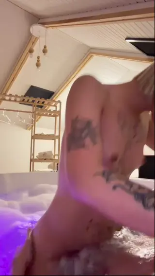 g_lucyyy_ leaked video, frame 2