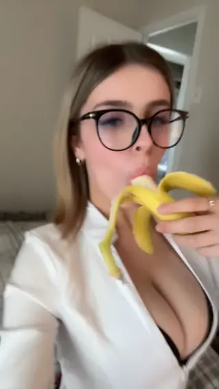 hailey leaked video, frame 2