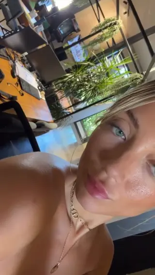 hello__iris leaked video, frame 6