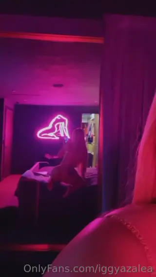 iggyazalea leaked video, frame 1