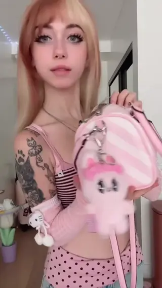 iluvmeww leaked video, frame 5