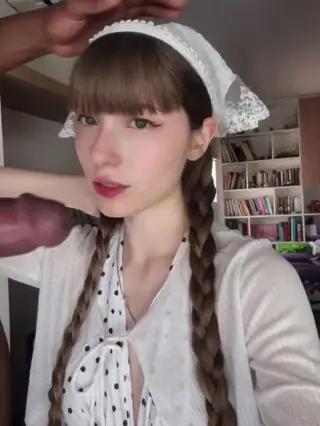 kiki_glitter_cosplay leaked video, frame 2