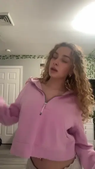 kirapregiato leaked video preview